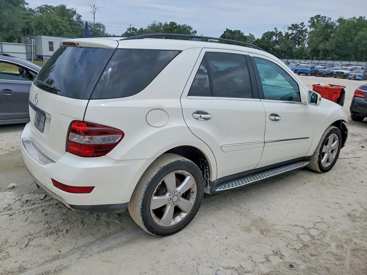 2011 MERCEDES-BENZ ML-Class