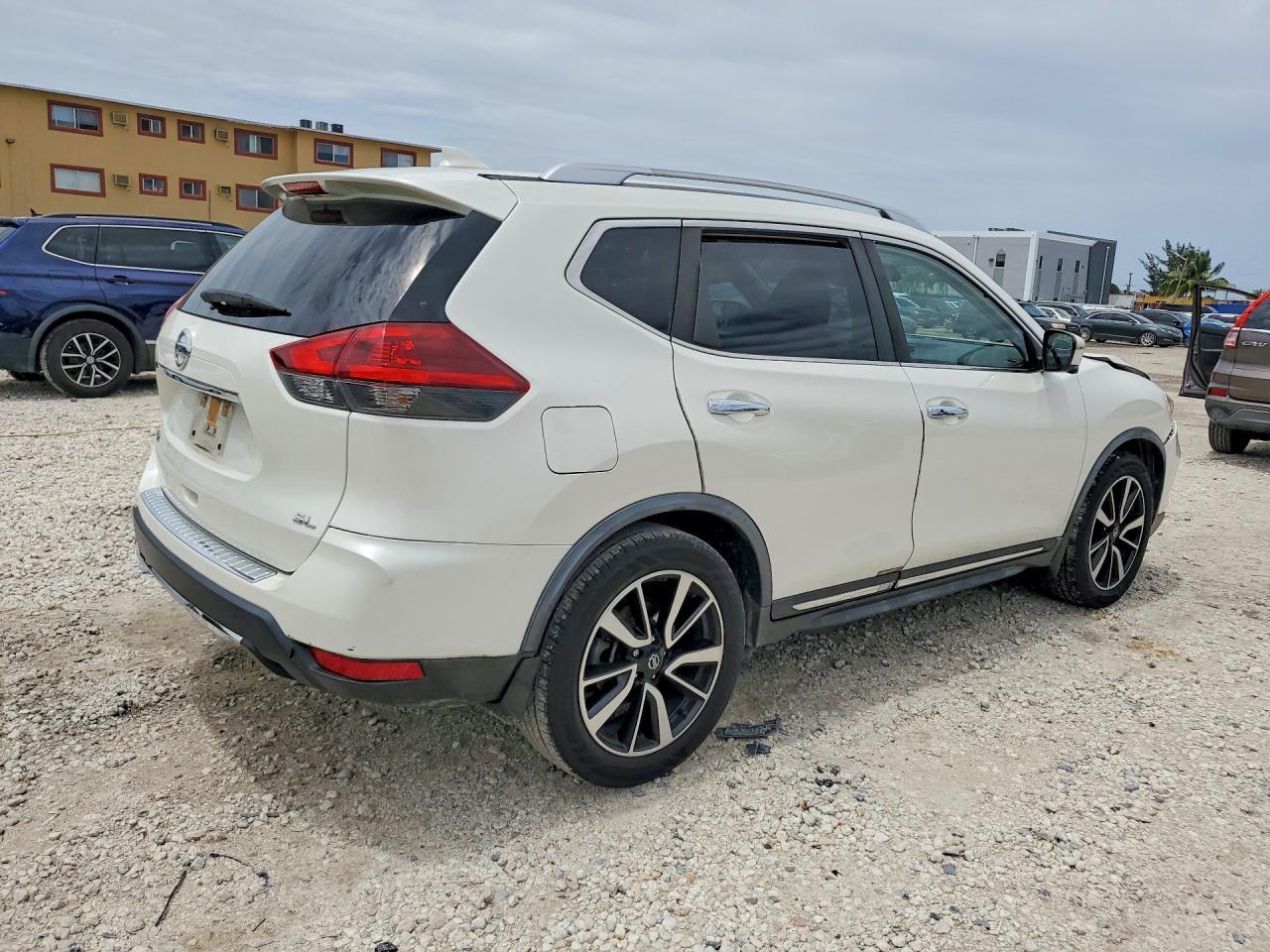 2018 NISSAN ROGUE