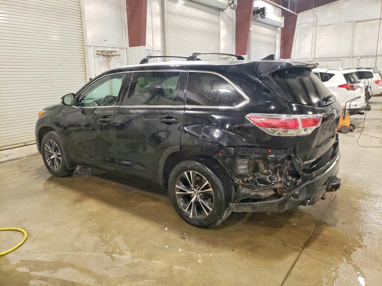 2016 TOYOTA HIGHLANDER
