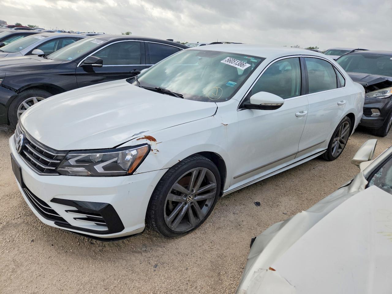 2016 VOLKSWAGEN Passat