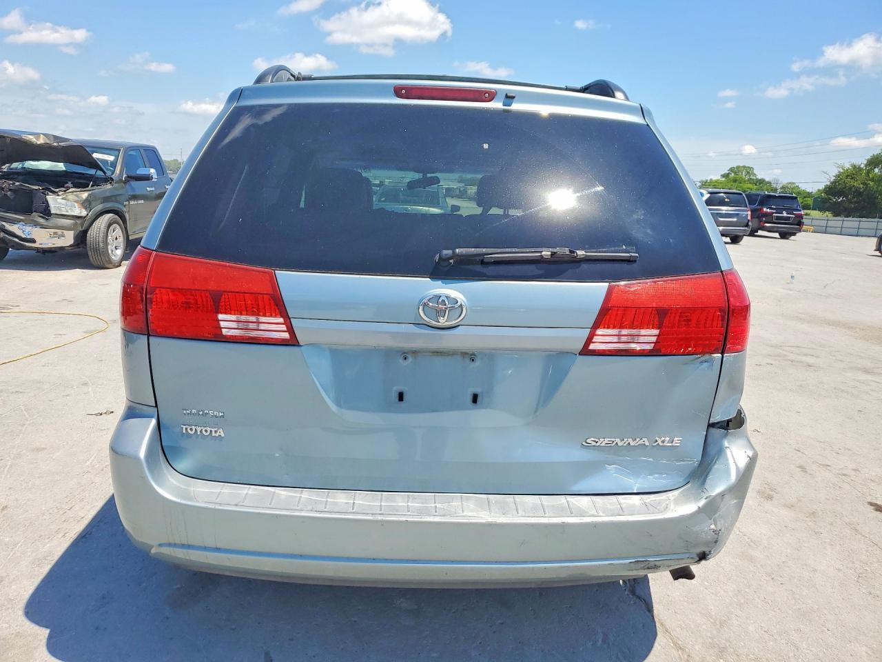 2005 TOYOTA SIENNA