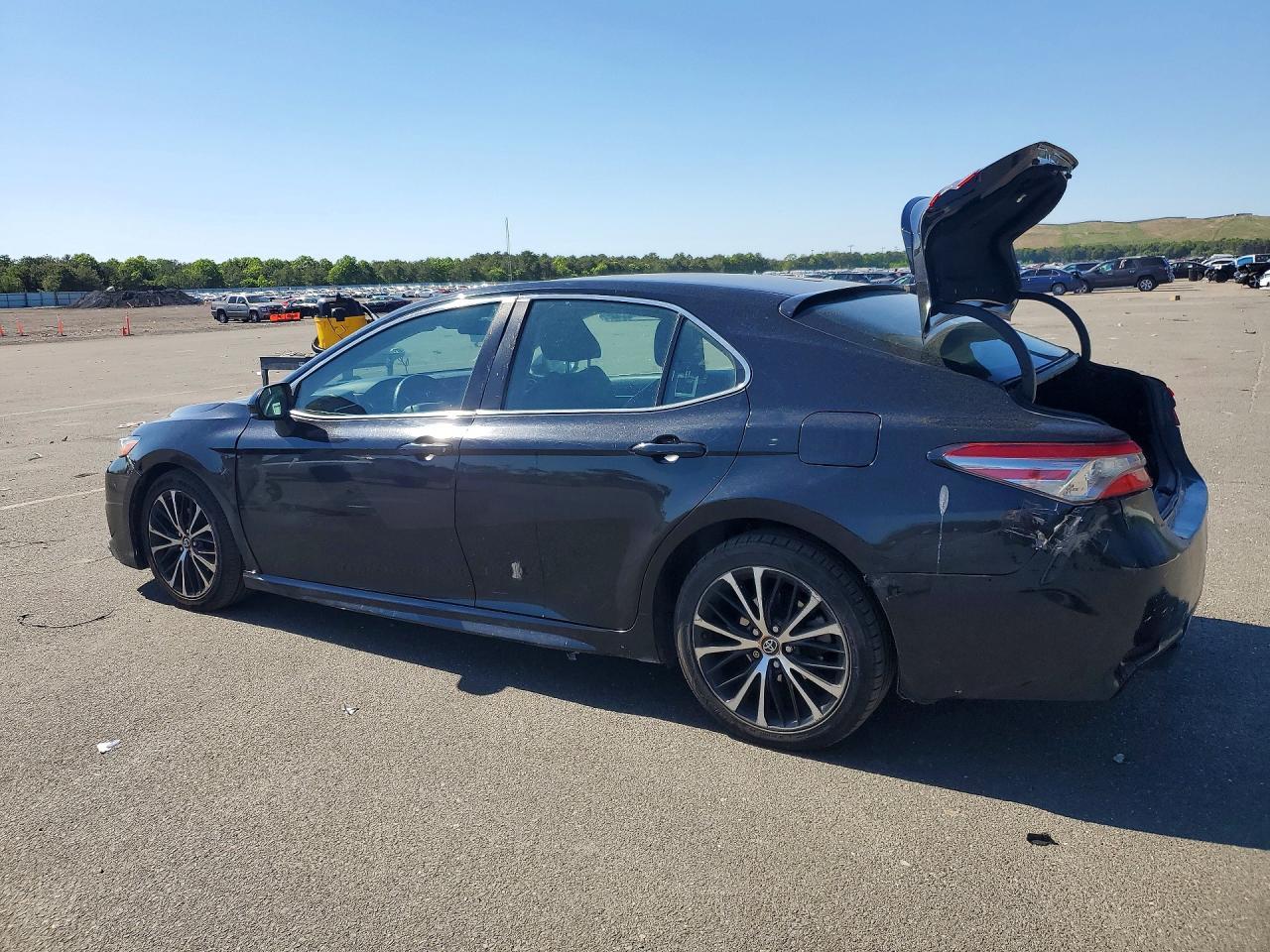 2018 TOYOTA CAMRY