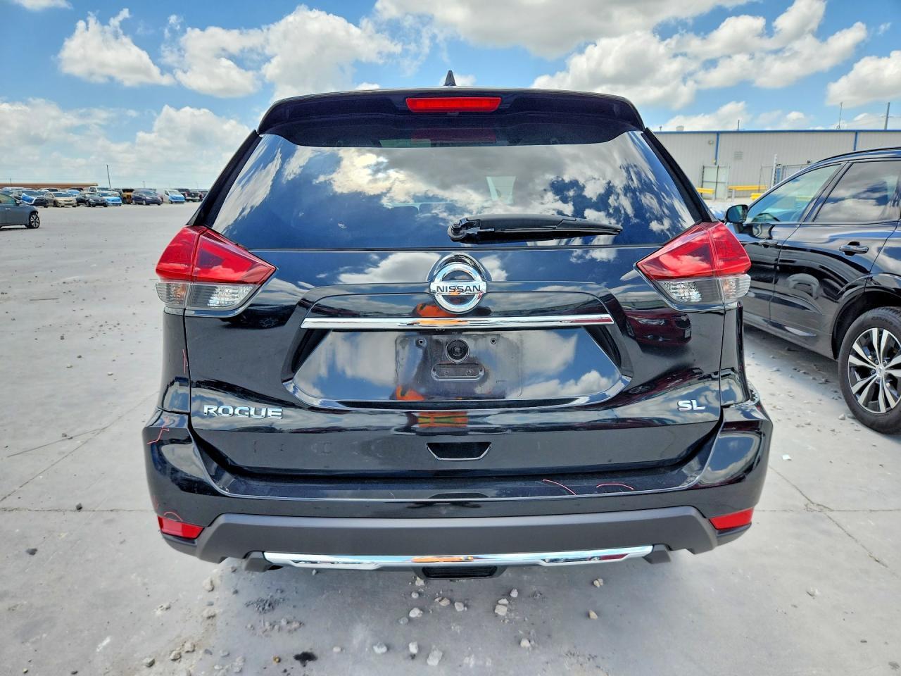 2017 NISSAN ROGUE