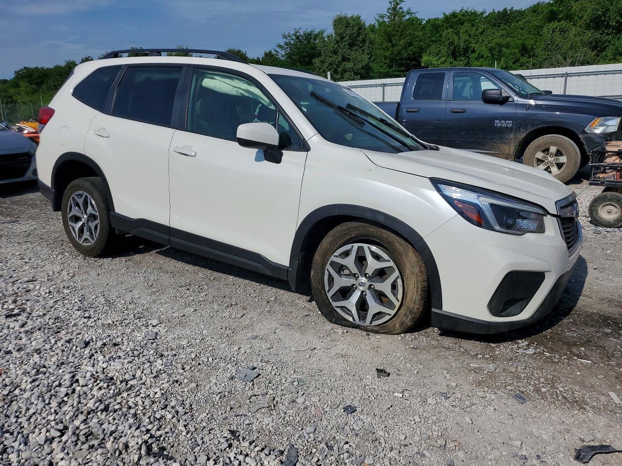 2021 SUBARU FORESTER