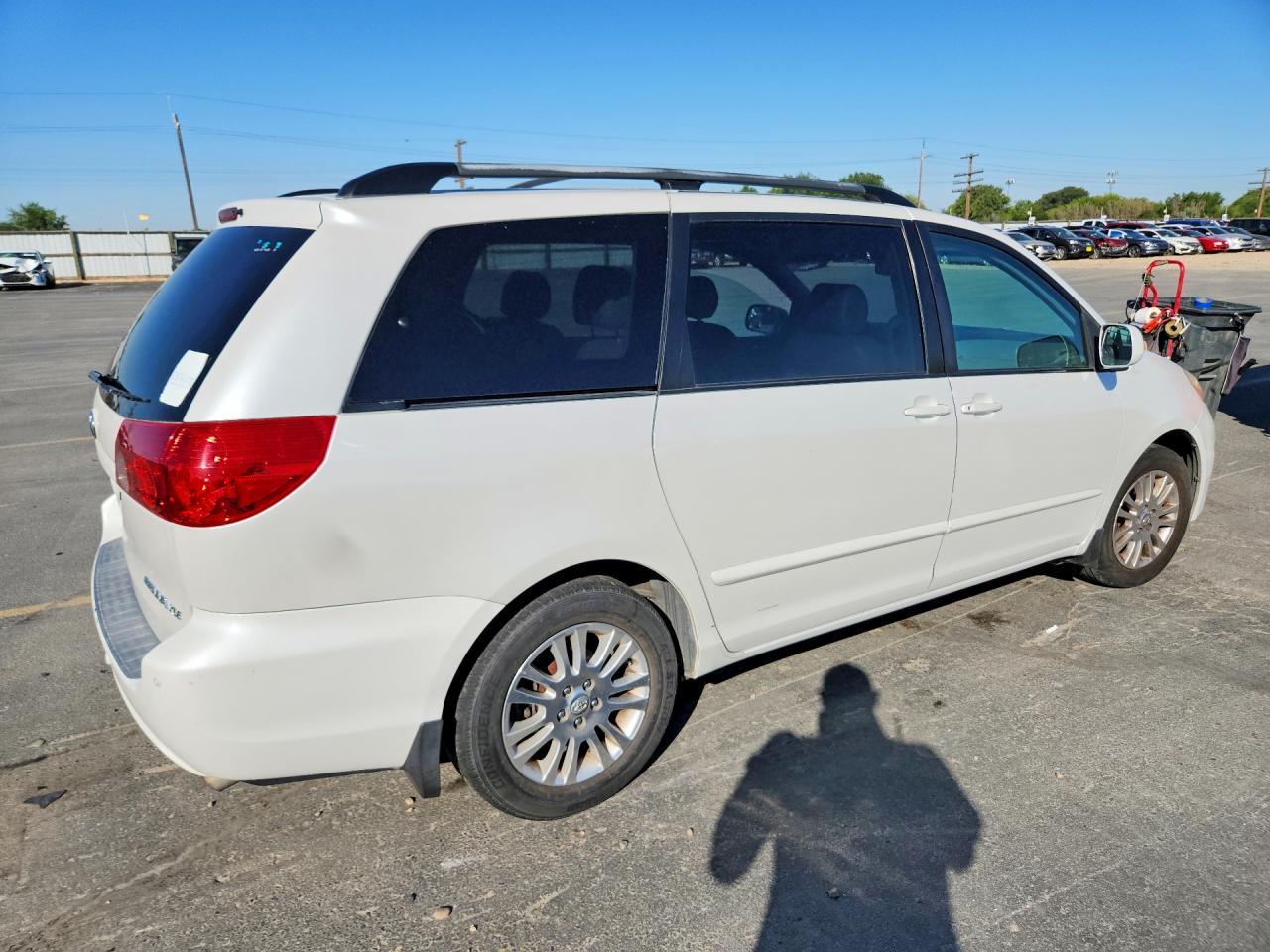 2008 TOYOTA SIENNA