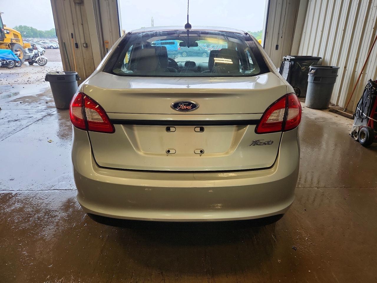 2013 FORD Fiesta