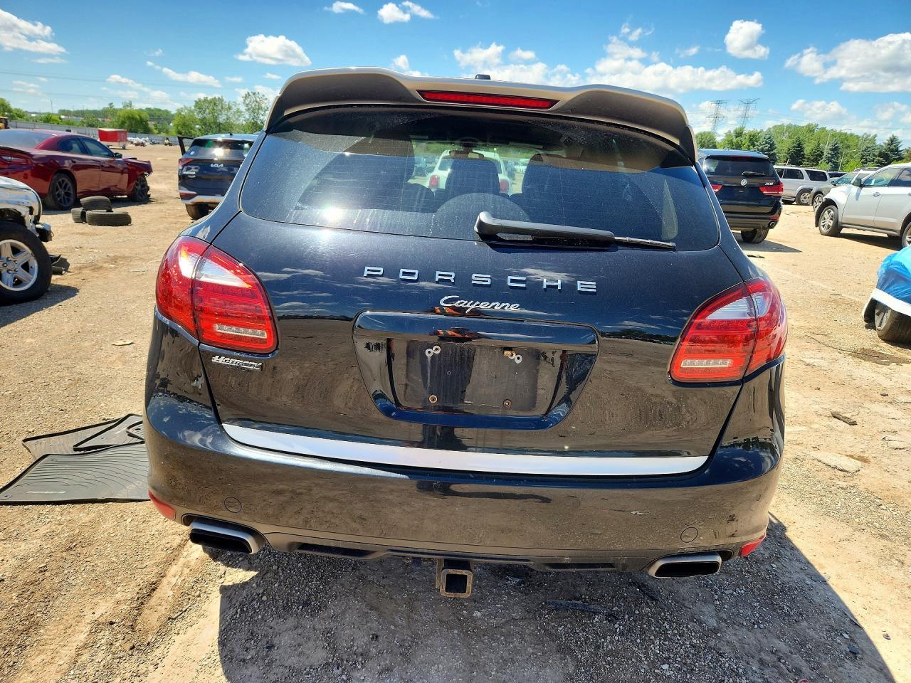 2014 PORSCHE CAYENNE