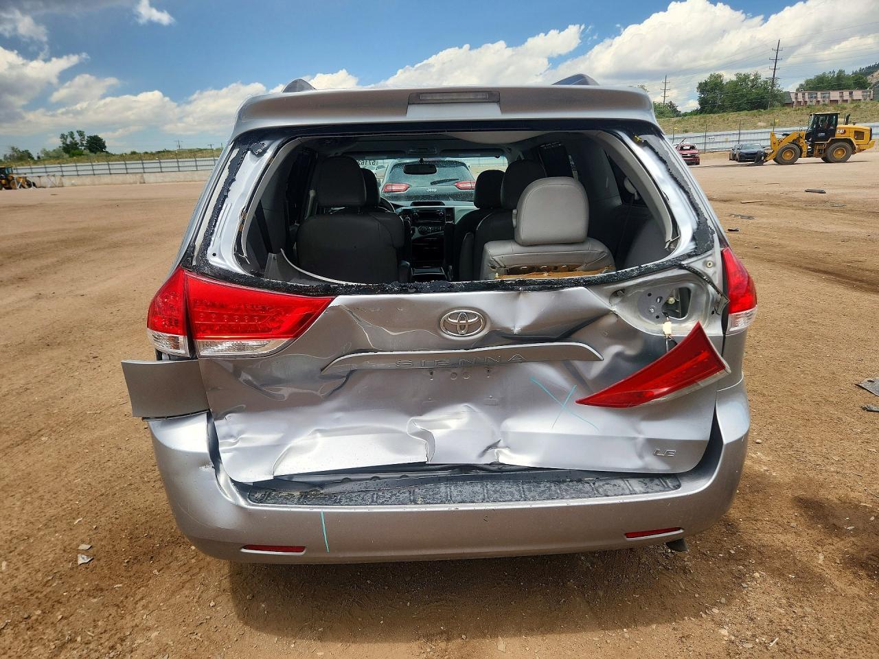 2014 TOYOTA SIENNA