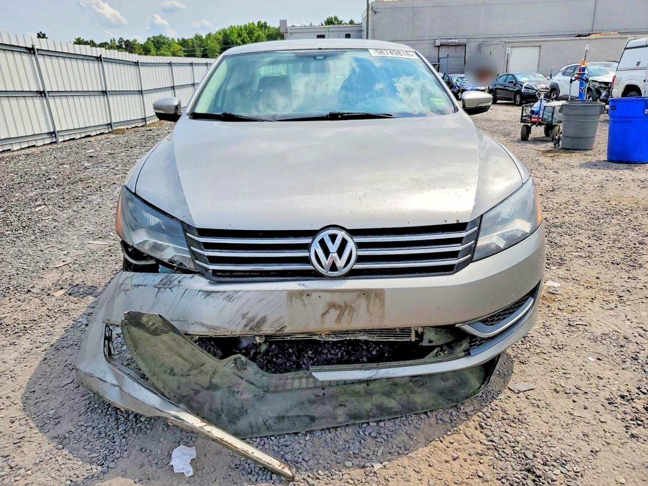 2014 VOLKSWAGEN Passat