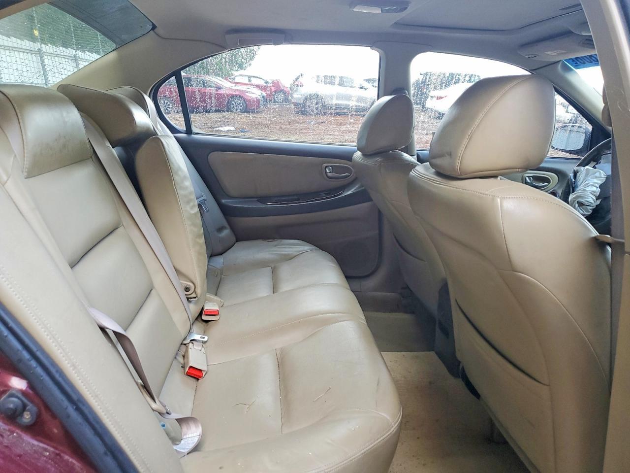 2002 NISSAN Maxima