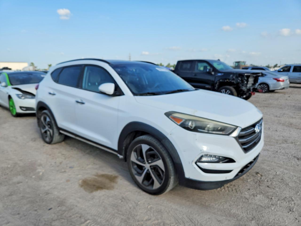 2016 HYUNDAI TUCSON