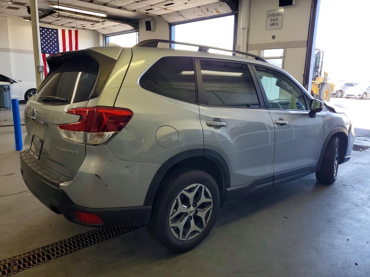 2021 SUBARU FORESTER