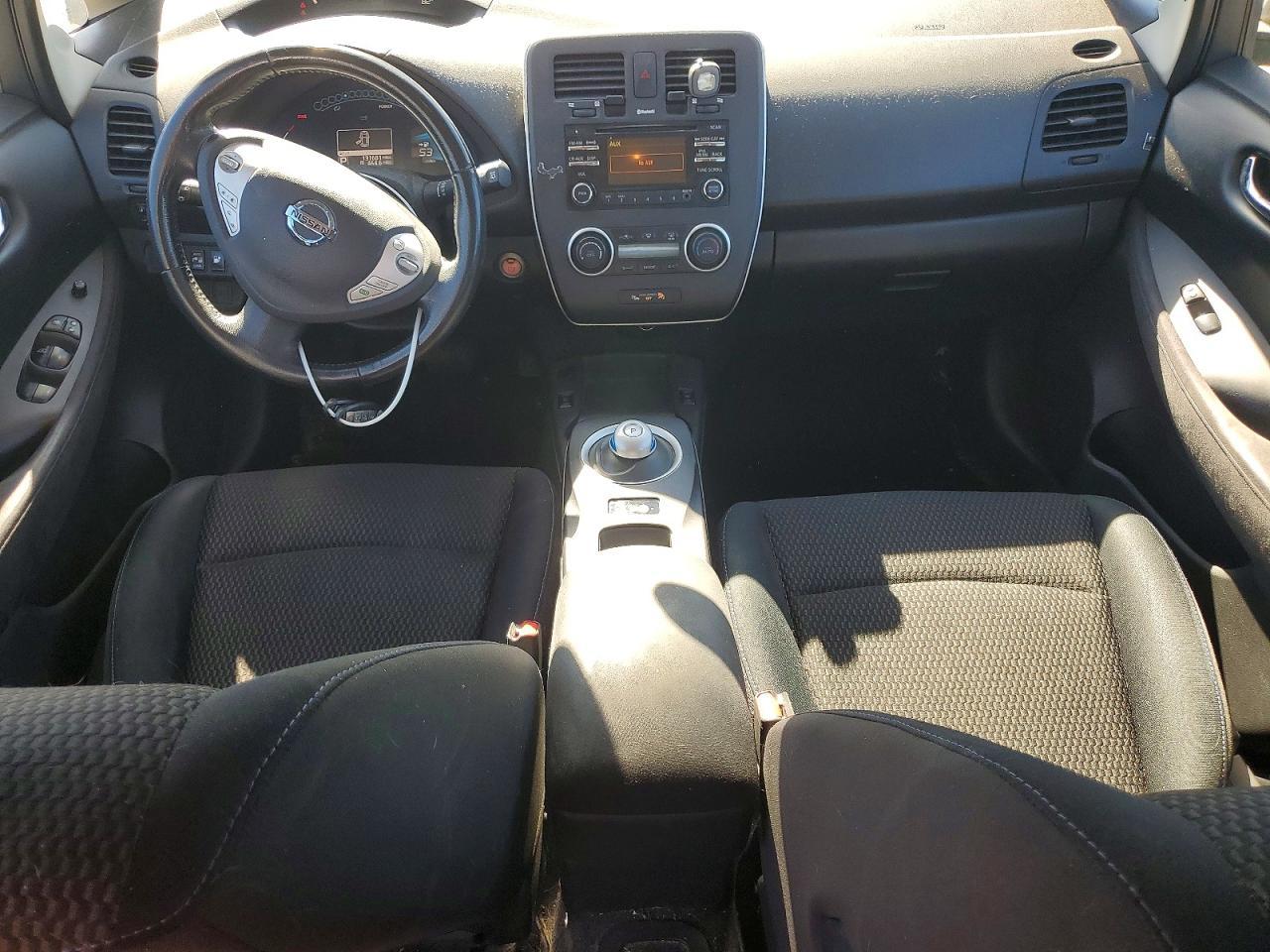 2015 NISSAN LEAF