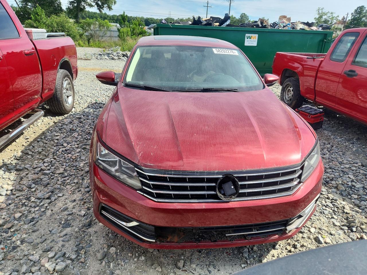 2017 VOLKSWAGEN Passat