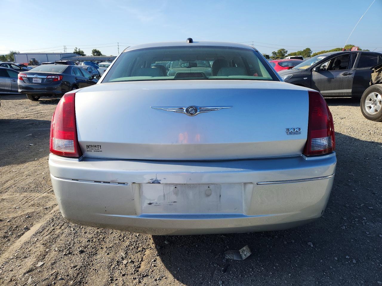 2005 CHRYSLER 300