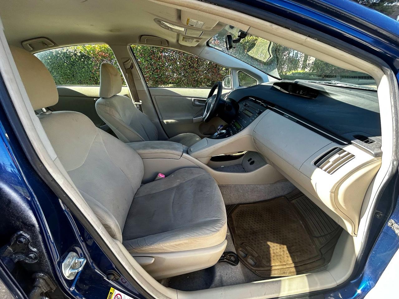 2011 TOYOTA PRIUS