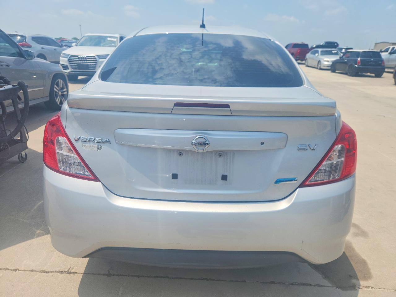 2015 NISSAN VERSA