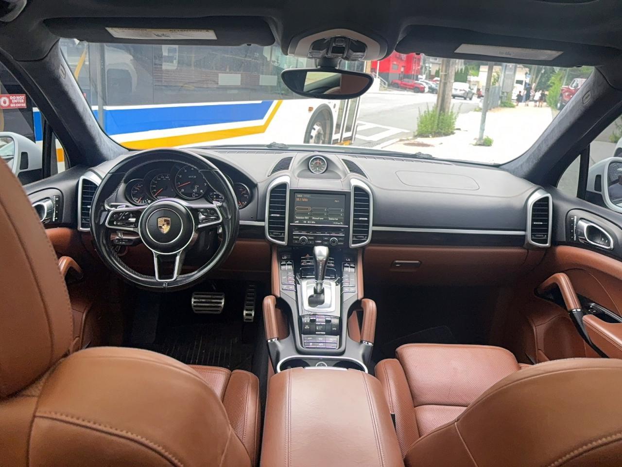 2016 PORSCHE CAYENNE