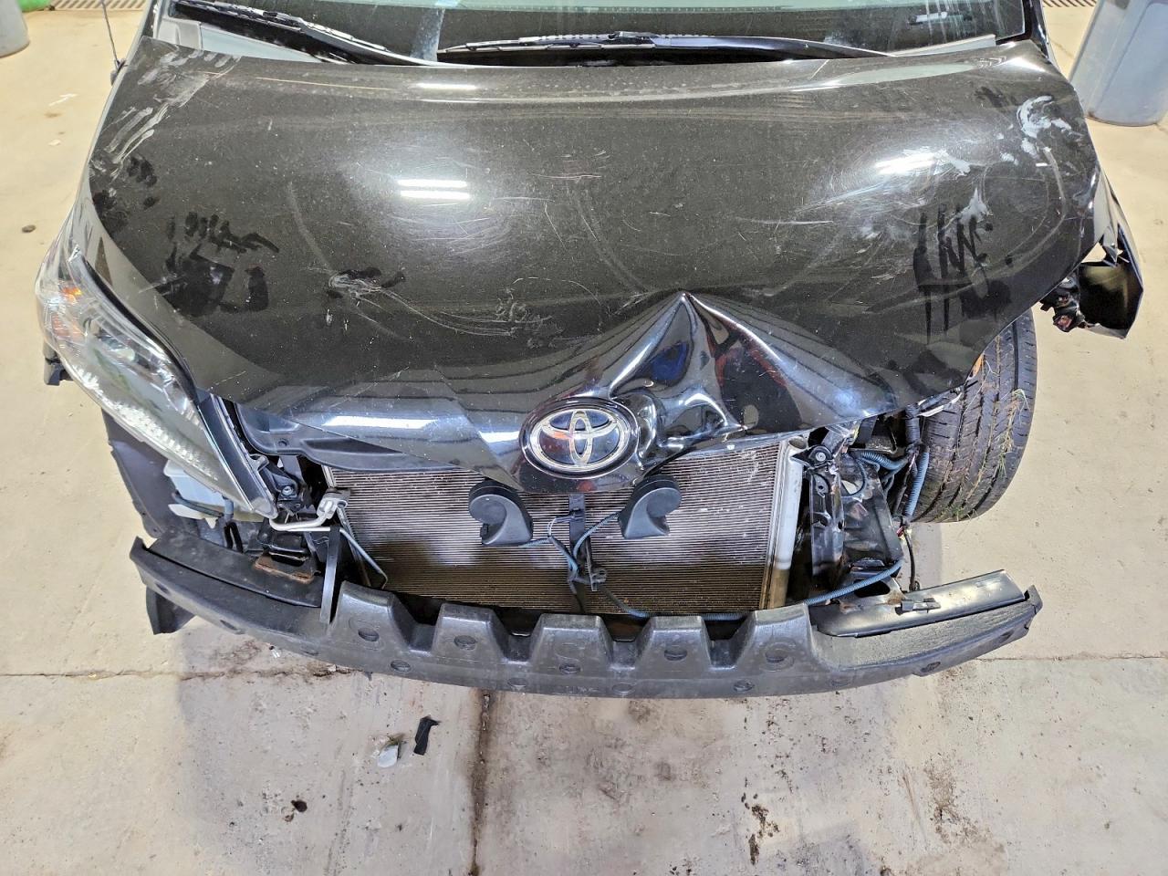 2025 TOYOTA SIENNA