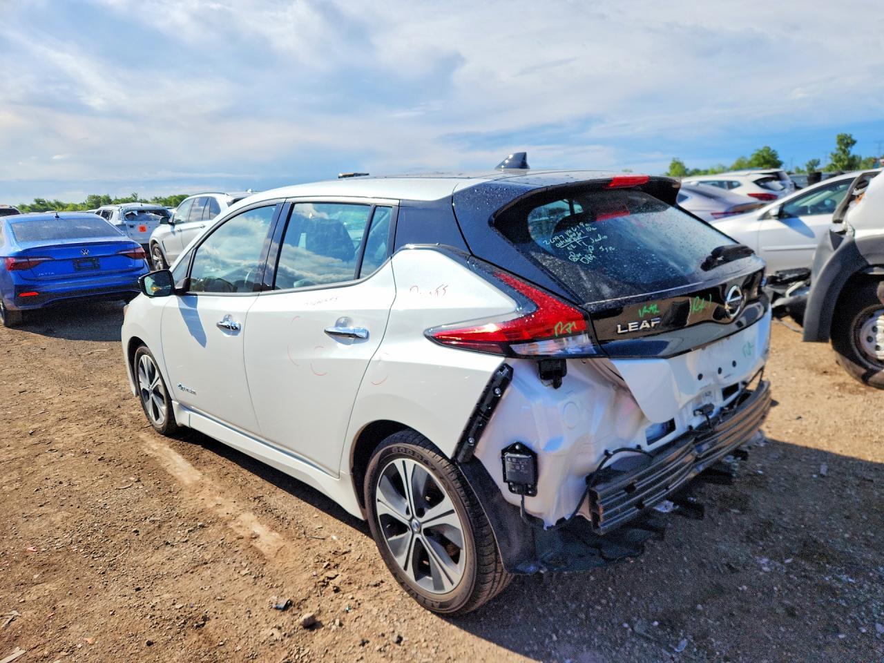 2018 NISSAN LEAF