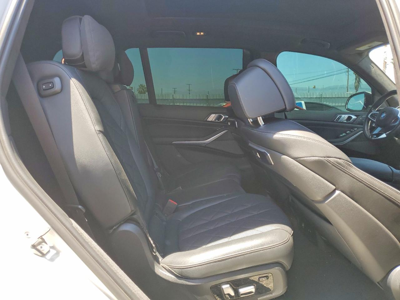 2023 BMW X7