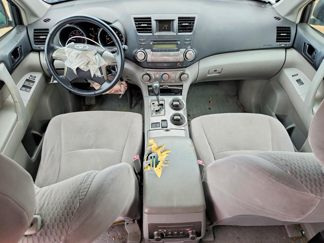2010 TOYOTA HIGHLANDER