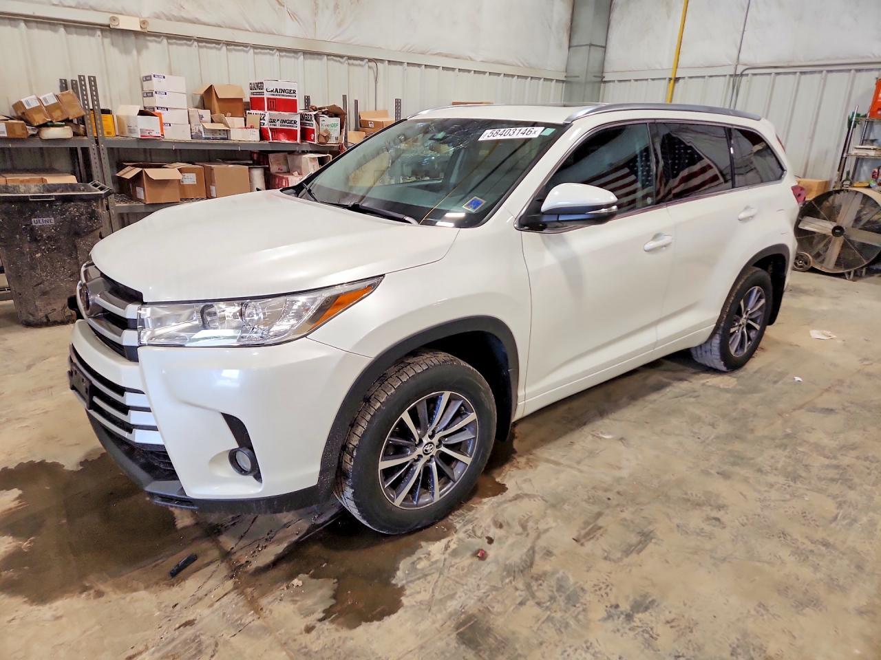 2017 TOYOTA HIGHLANDER