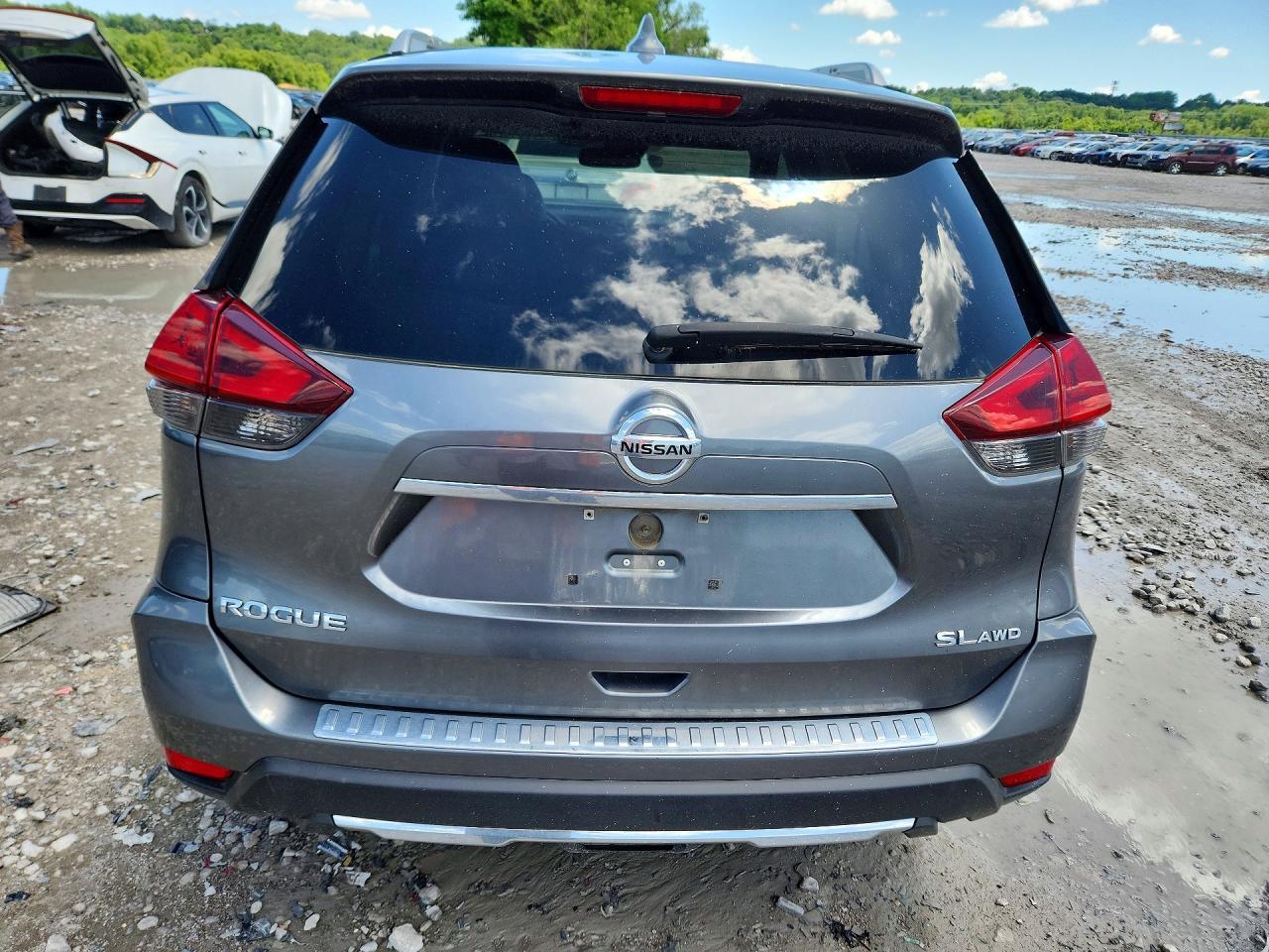 2018 NISSAN ROGUE