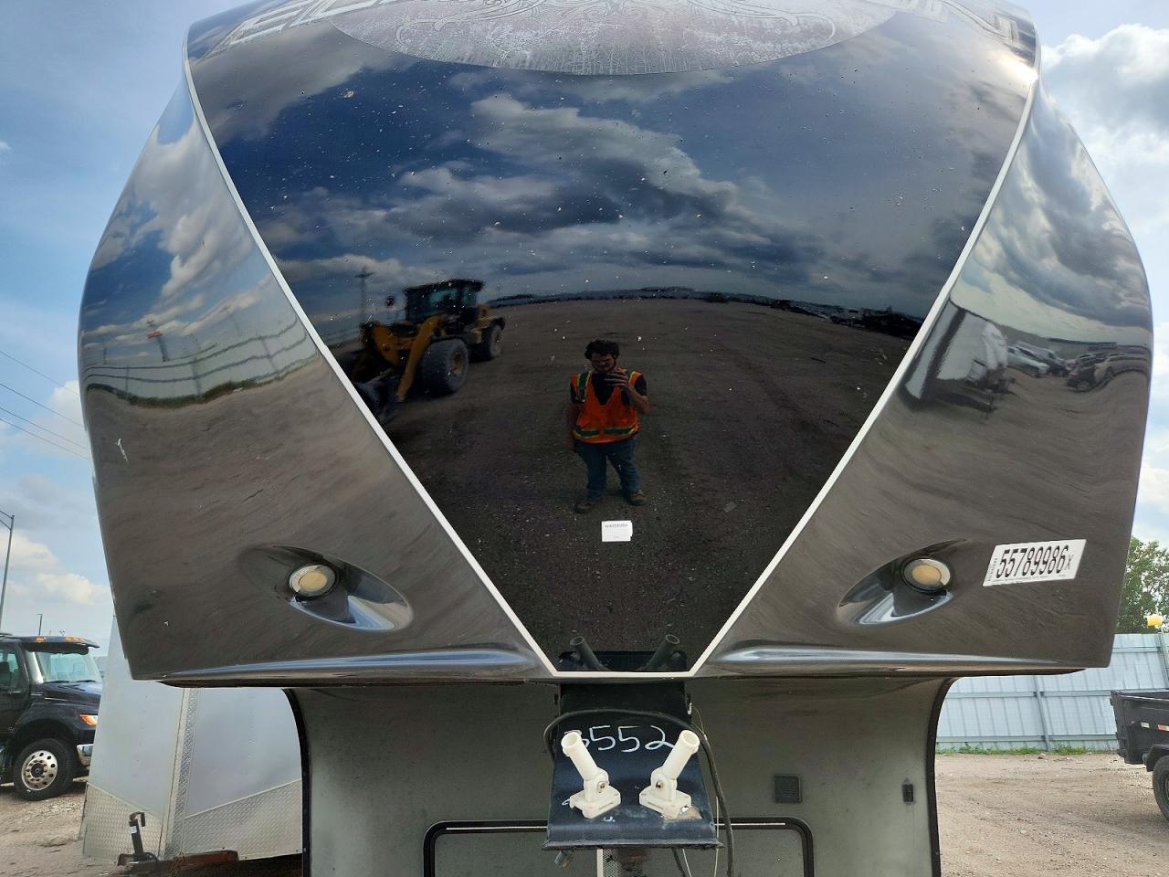 2014 Elevation Recreational Vehicle (rv)