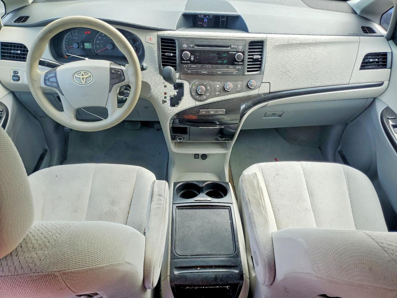 2012 TOYOTA SIENNA