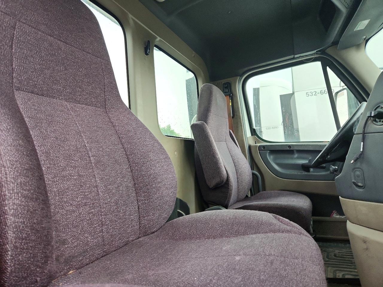 2017 FREIGHTLINER Cascadia 113