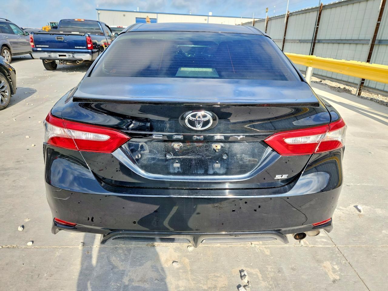 2018 TOYOTA CAMRY