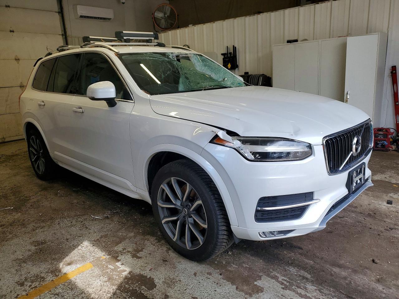 2017 VOLVO XC90