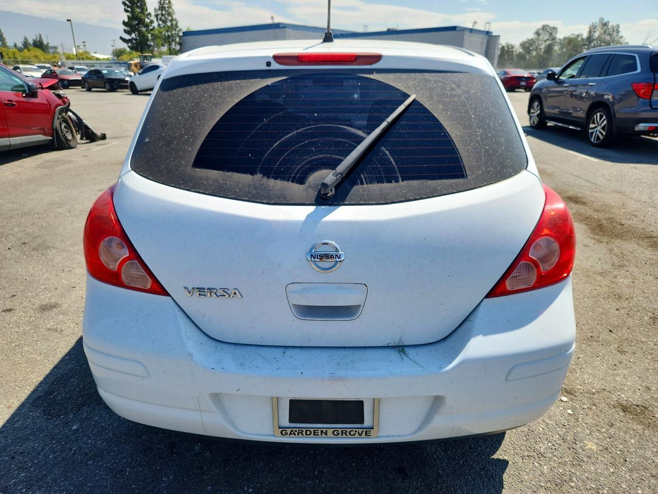 2011 NISSAN VERSA
