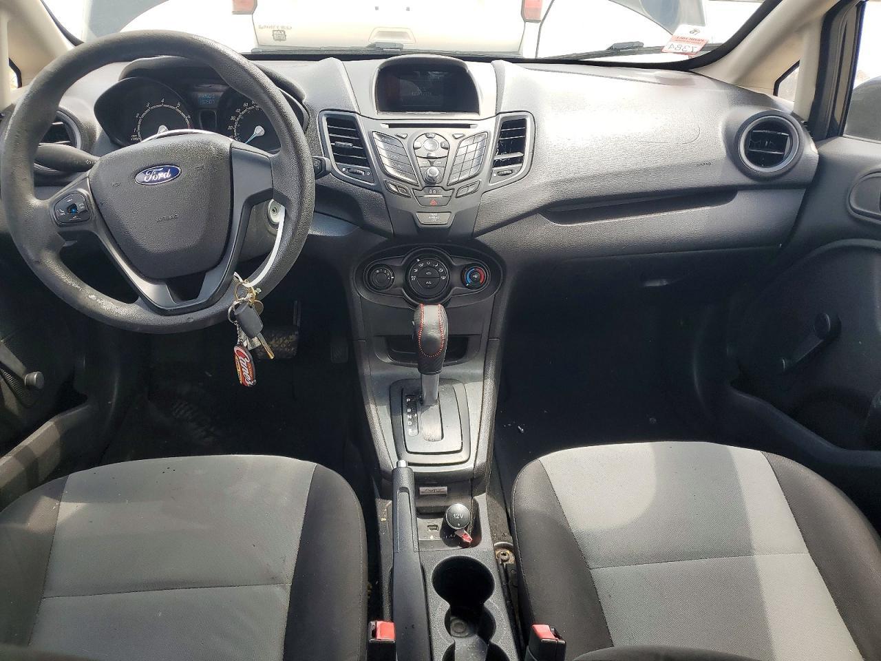 2016 FORD Fiesta