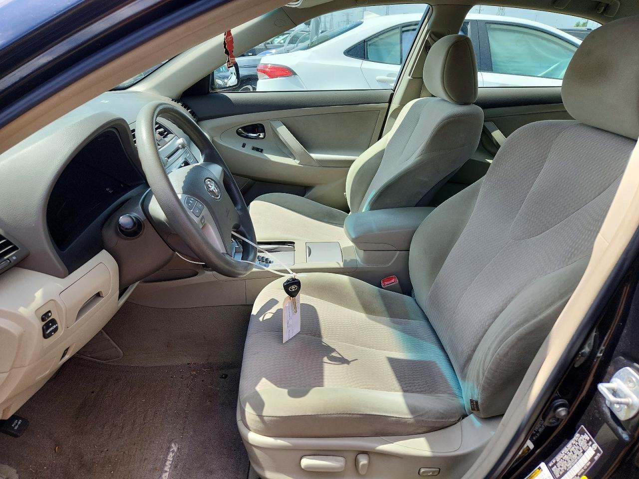 2011 TOYOTA CAMRY