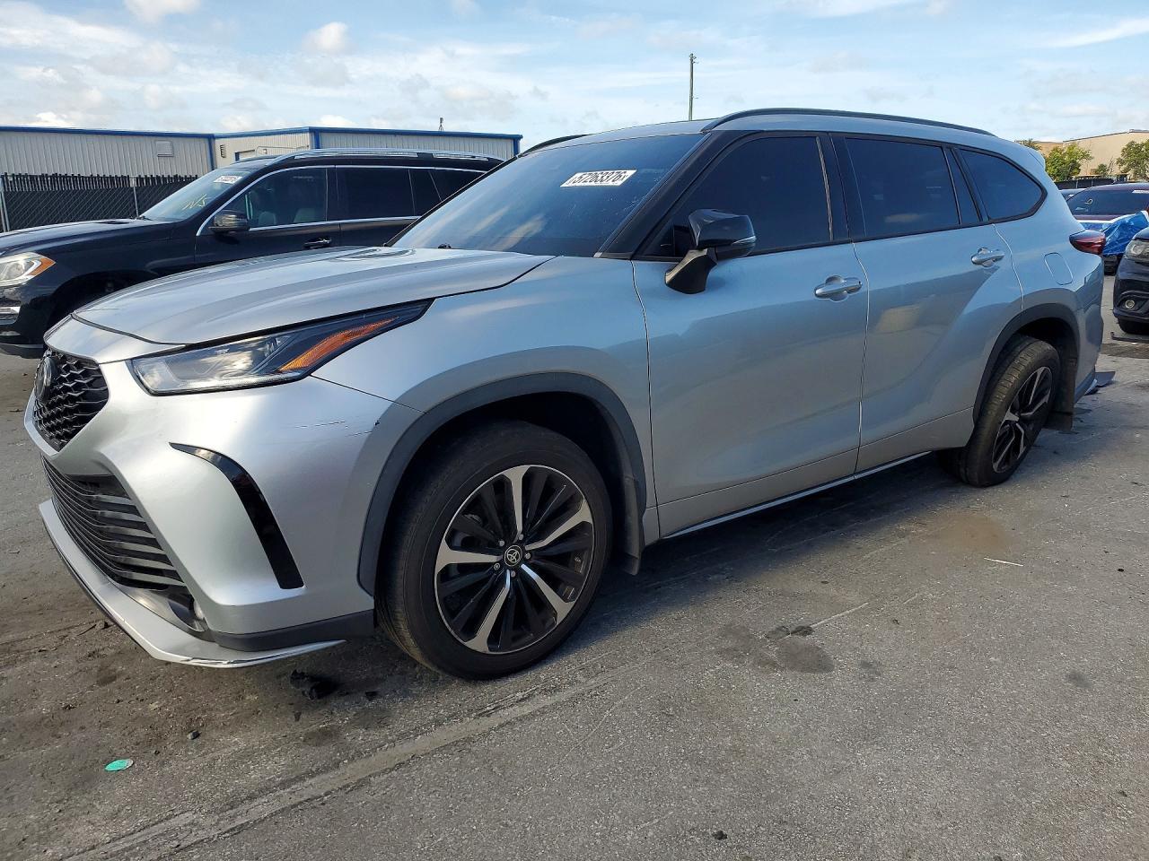 2022 TOYOTA HIGHLANDER