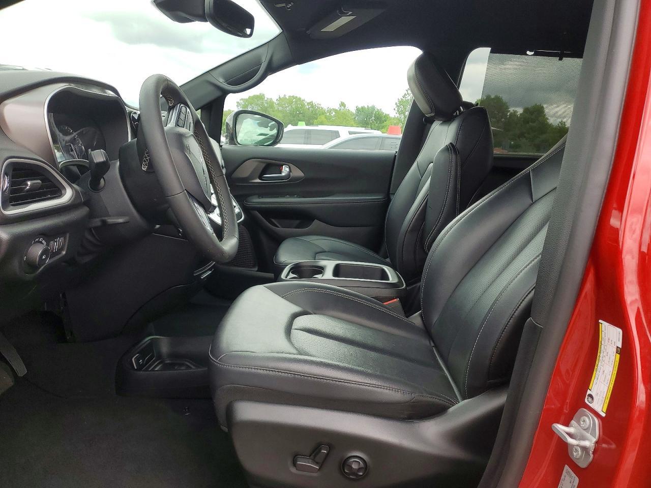 2025 CHRYSLER Pacifica
