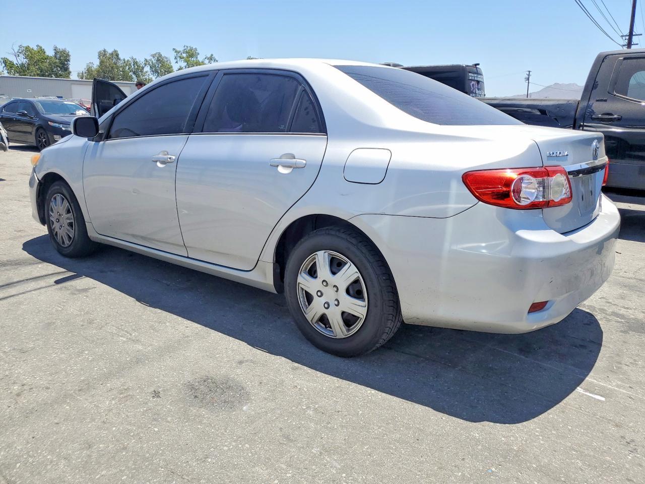 2011 TOYOTA COROLLA