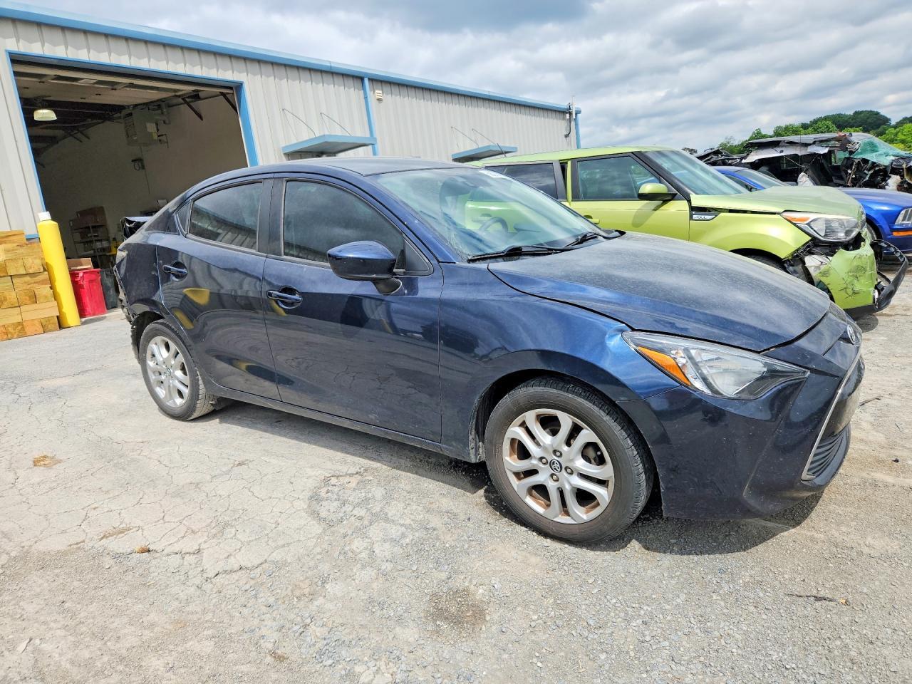 2017 TOYOTA YARIS