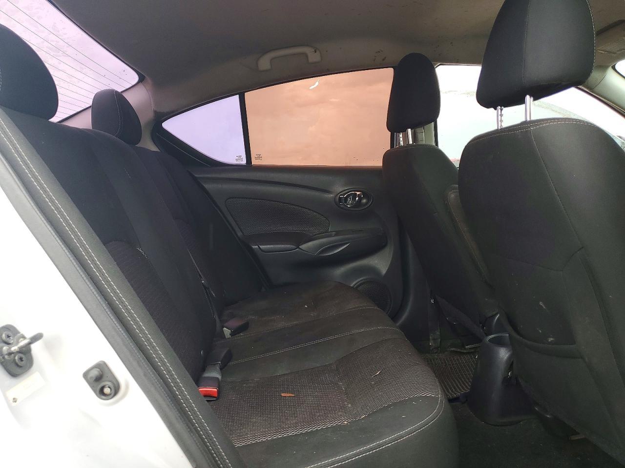 2017 NISSAN VERSA