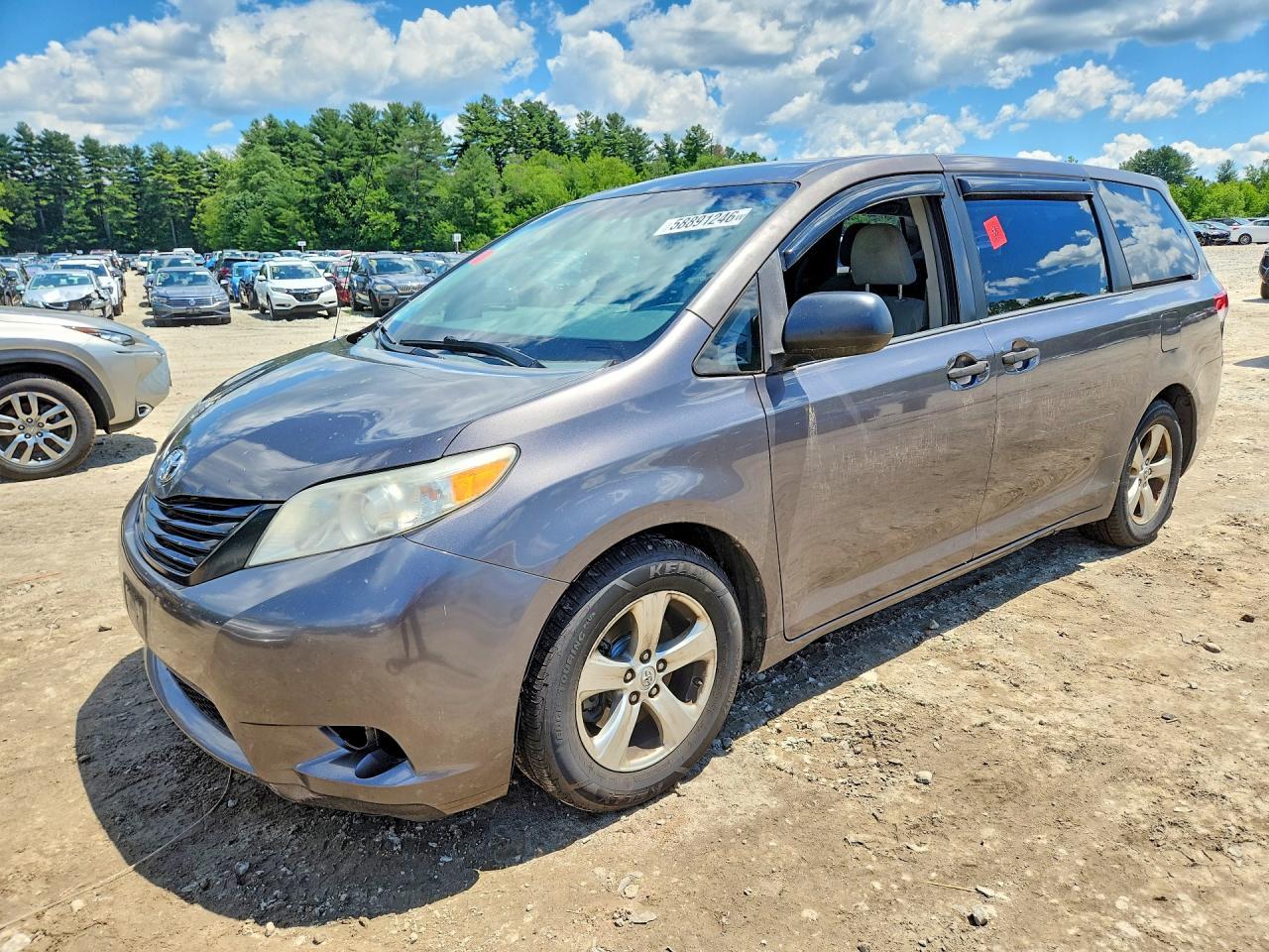 2013 TOYOTA SIENNA