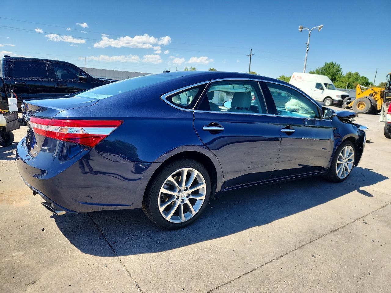 2014 TOYOTA Avalon