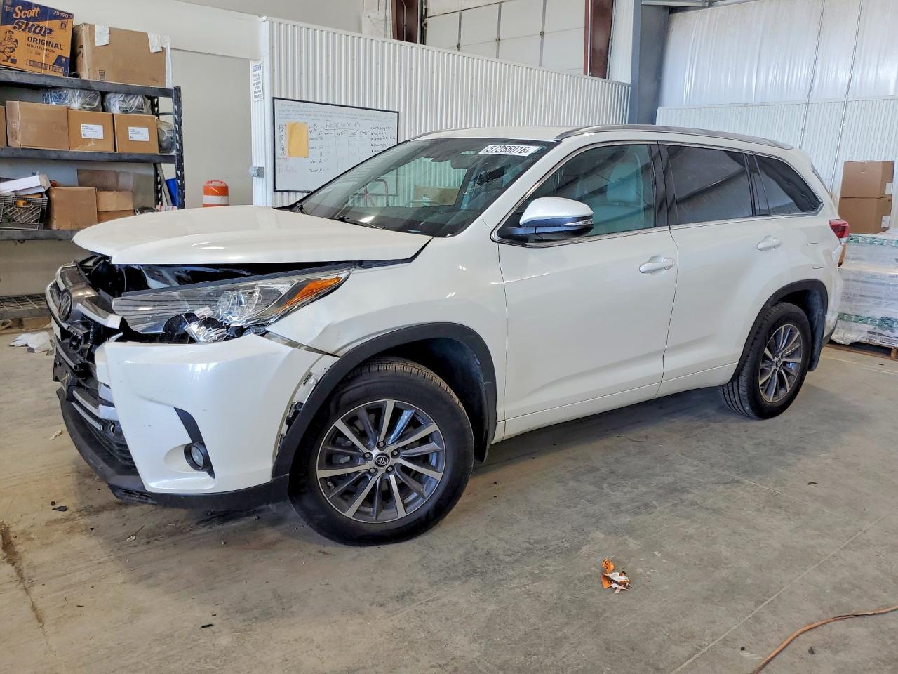 2017 TOYOTA HIGHLANDER