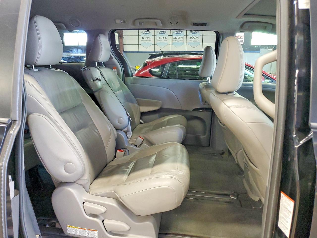 2017 TOYOTA SIENNA