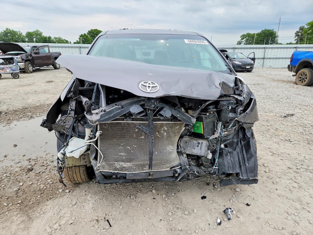 2015 TOYOTA SIENNA
