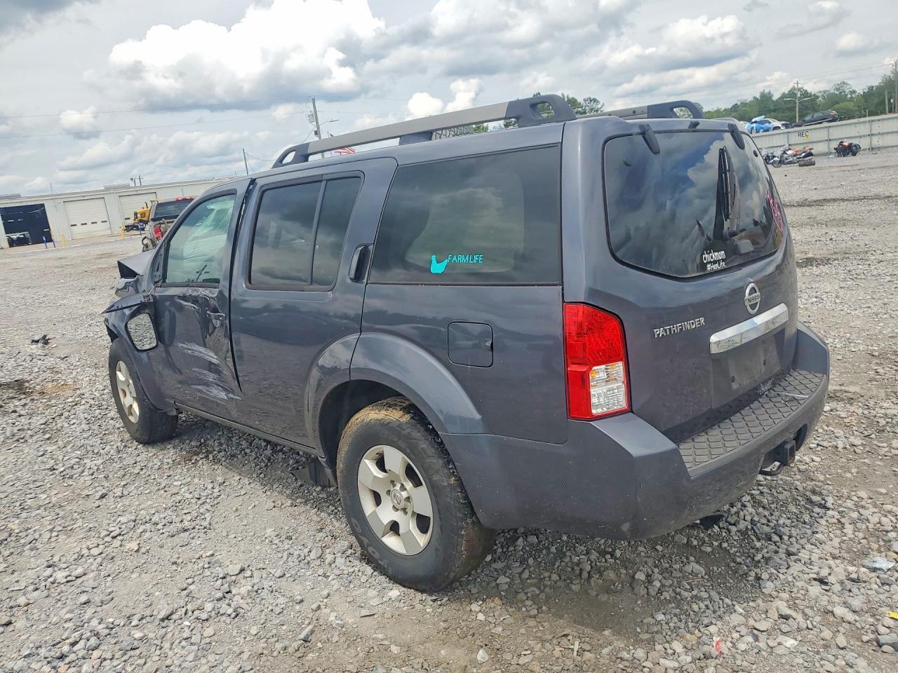 2011 NISSAN PATHFINDER