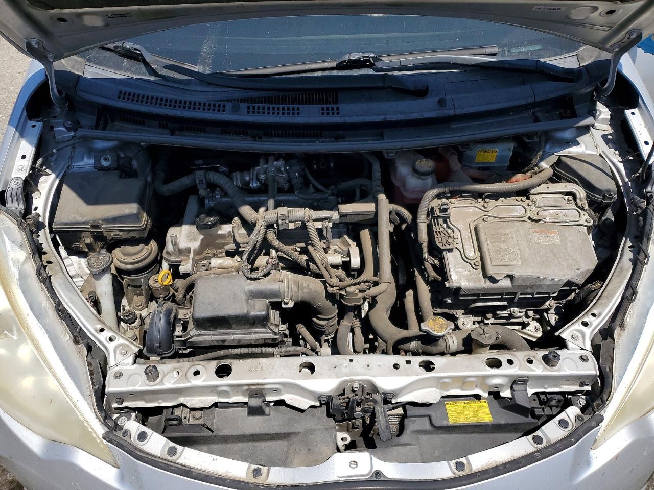 2013 TOYOTA Prius c