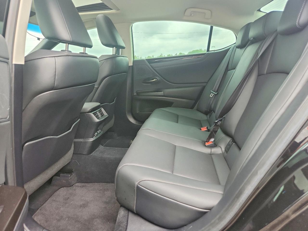 2019 LEXUS ES 350