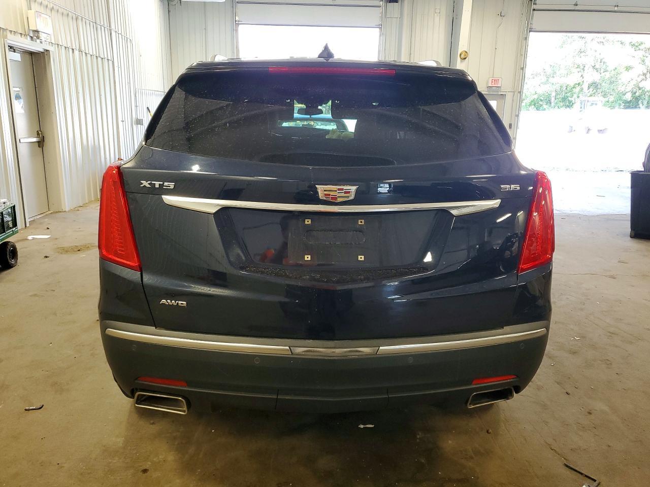 2017 CADILLAC XT5